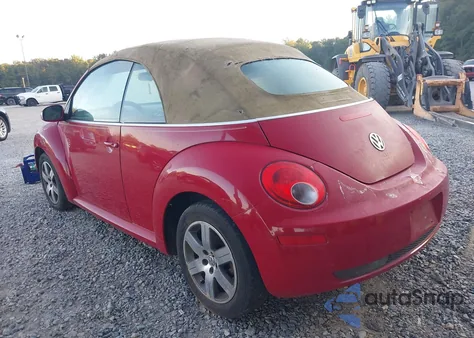 2006 Volkswagen New Beetle 2.5 z USA, uszkodzony, nr VIN 3VWRF31Y36M317575